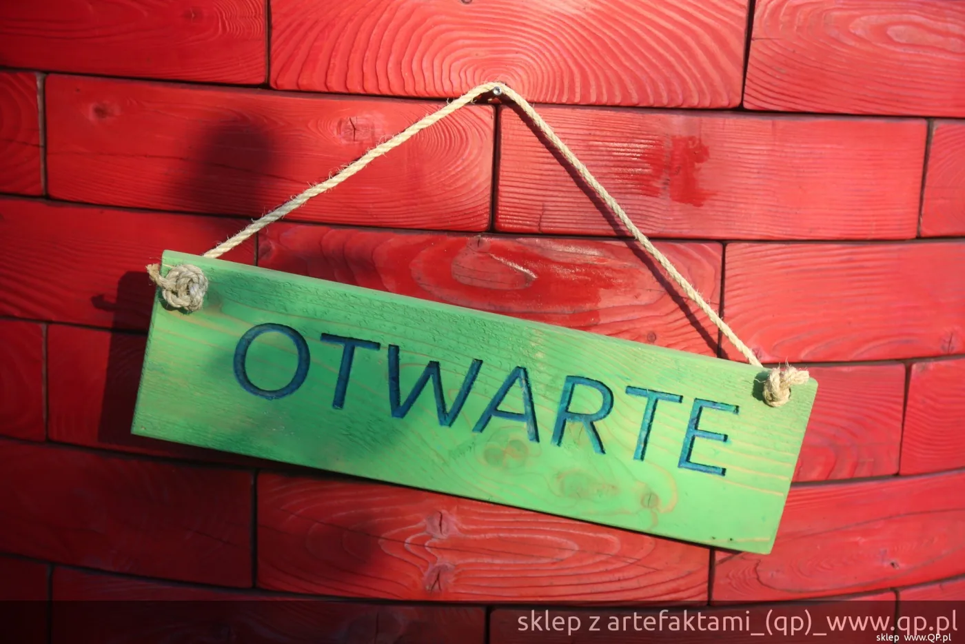 Otwarte-zamknięte tabliczka drewniana frezowana