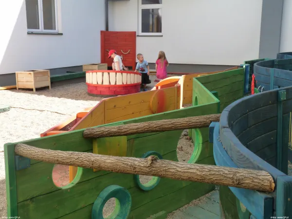 Specjalistyczny plac zabaw dla dzieci autystycznych.